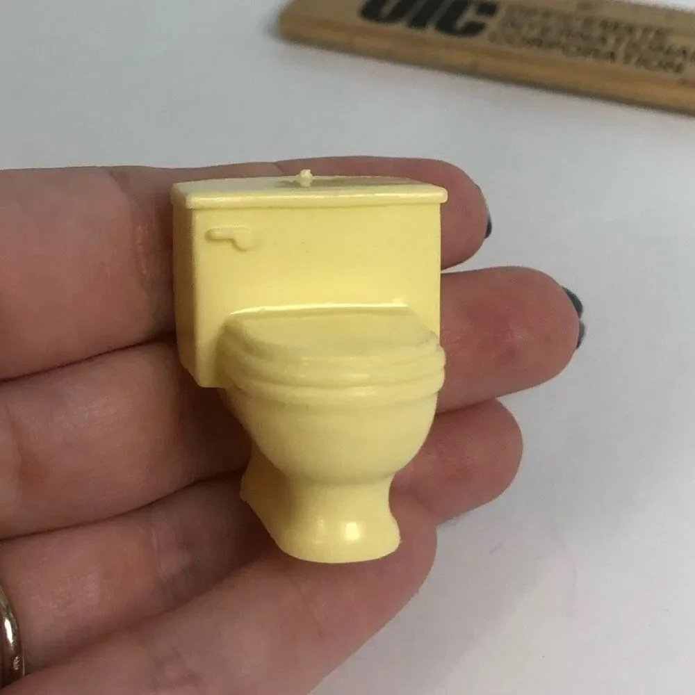 vintage dollhouse furniture plastic kitchen bathroom yellow red white miniatures